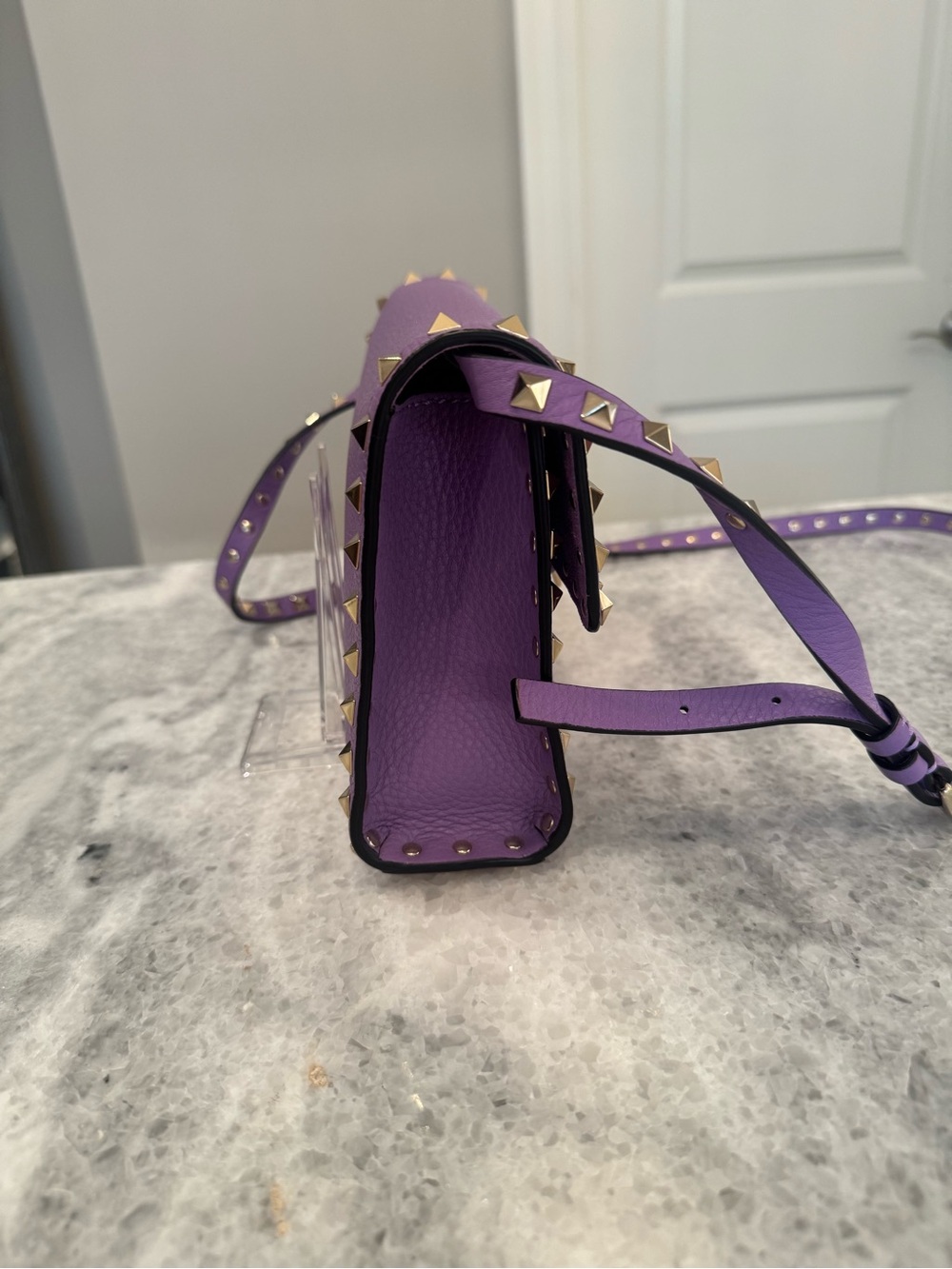 Valentino Garavani Lavender Rockstud Leather Crossbody with Gold Hardware - Picture 5 of 8